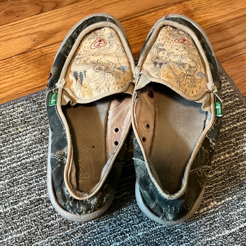 Two pair of women’s size 7 Sanuk shoes.